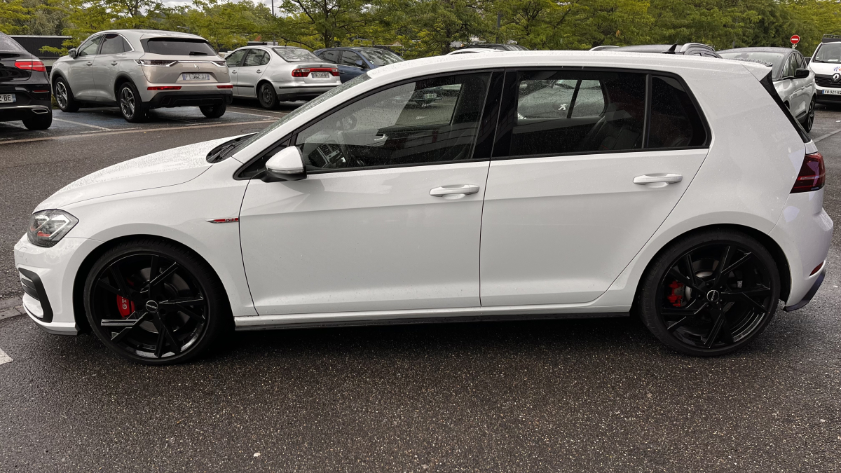 Volkswagen Golf — 6