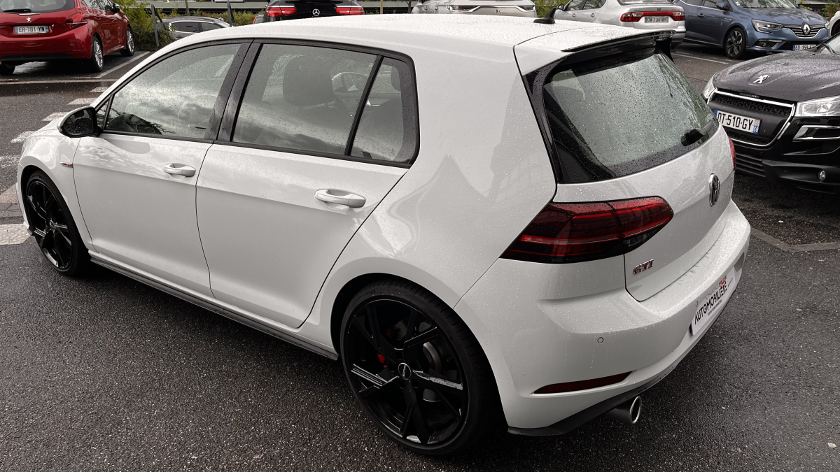 Volkswagen Golf — 7