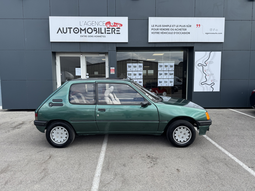 Peugeot 205 — 6