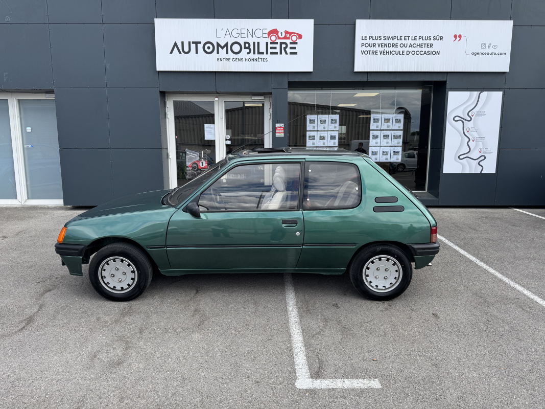 Peugeot 205 — 4