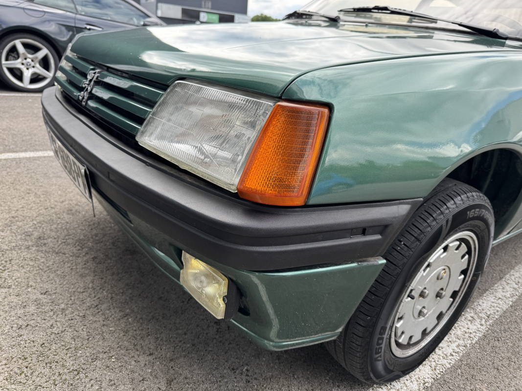 Peugeot 205 — 35