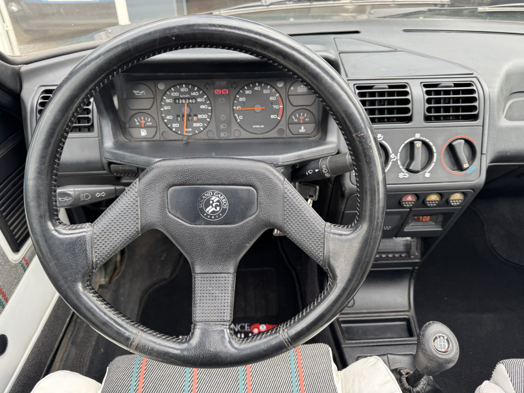 Peugeot 205 — 14