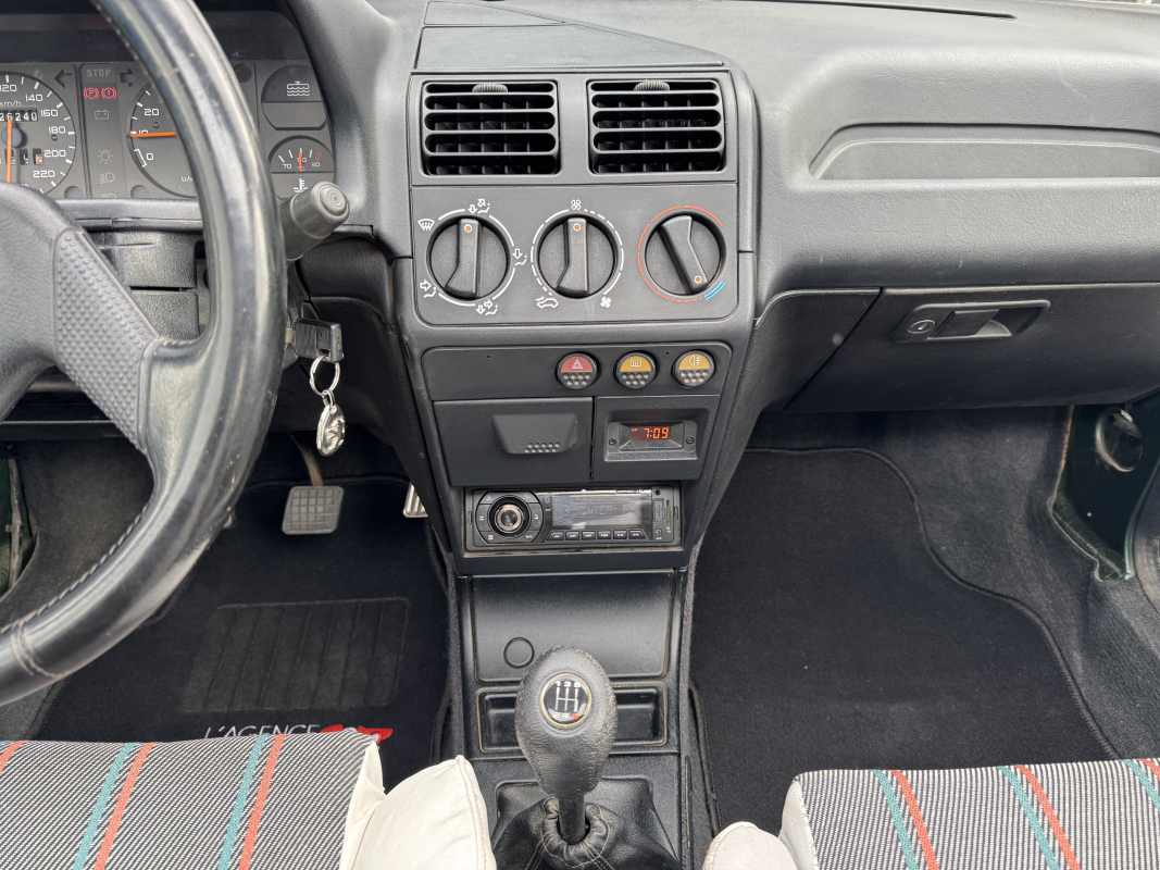 Peugeot 205 — 15