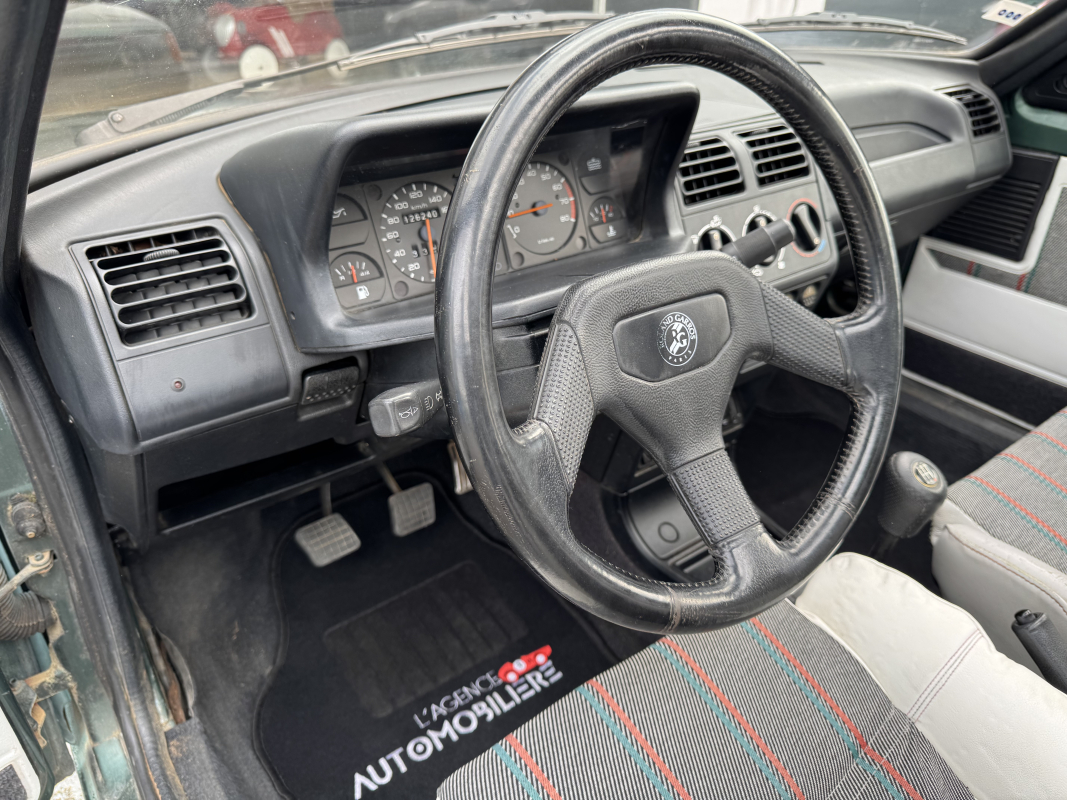 Peugeot 205 — 13