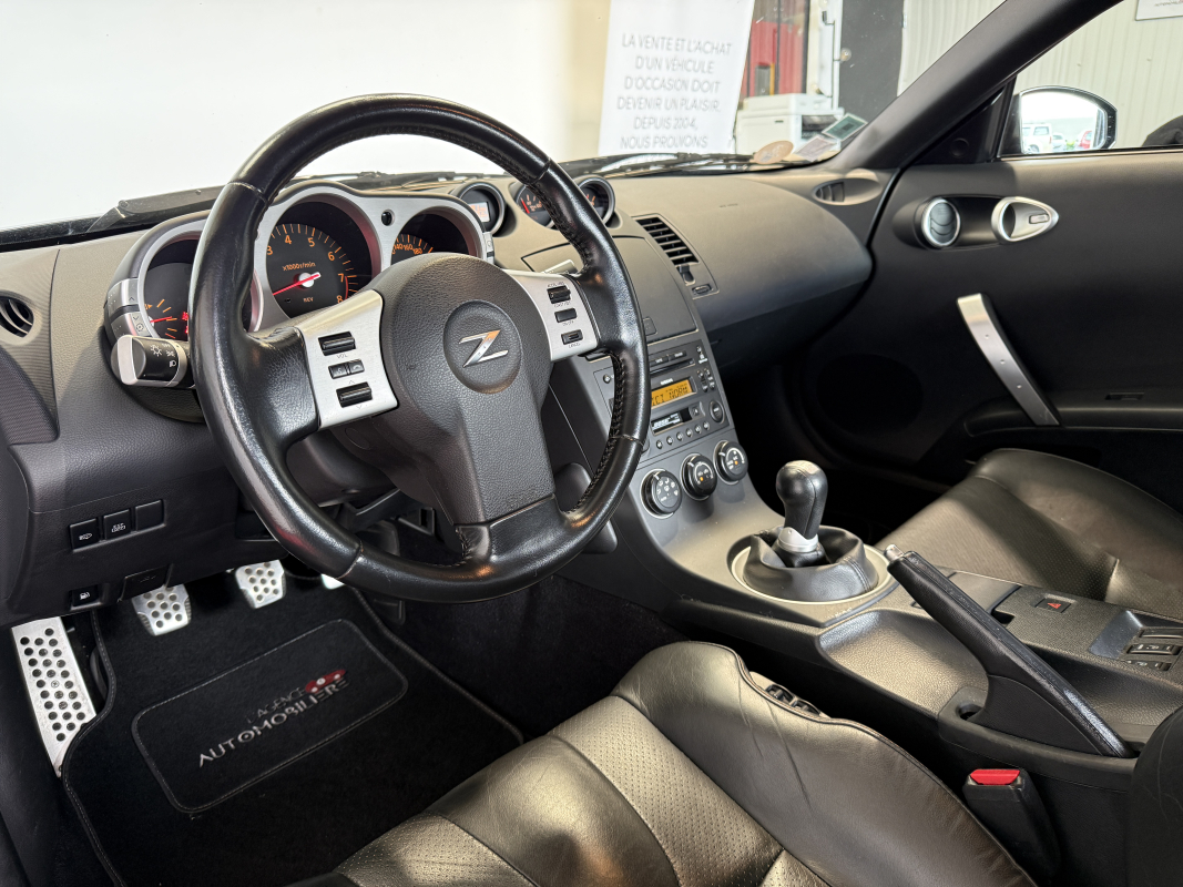 Nissan 350Z — 10