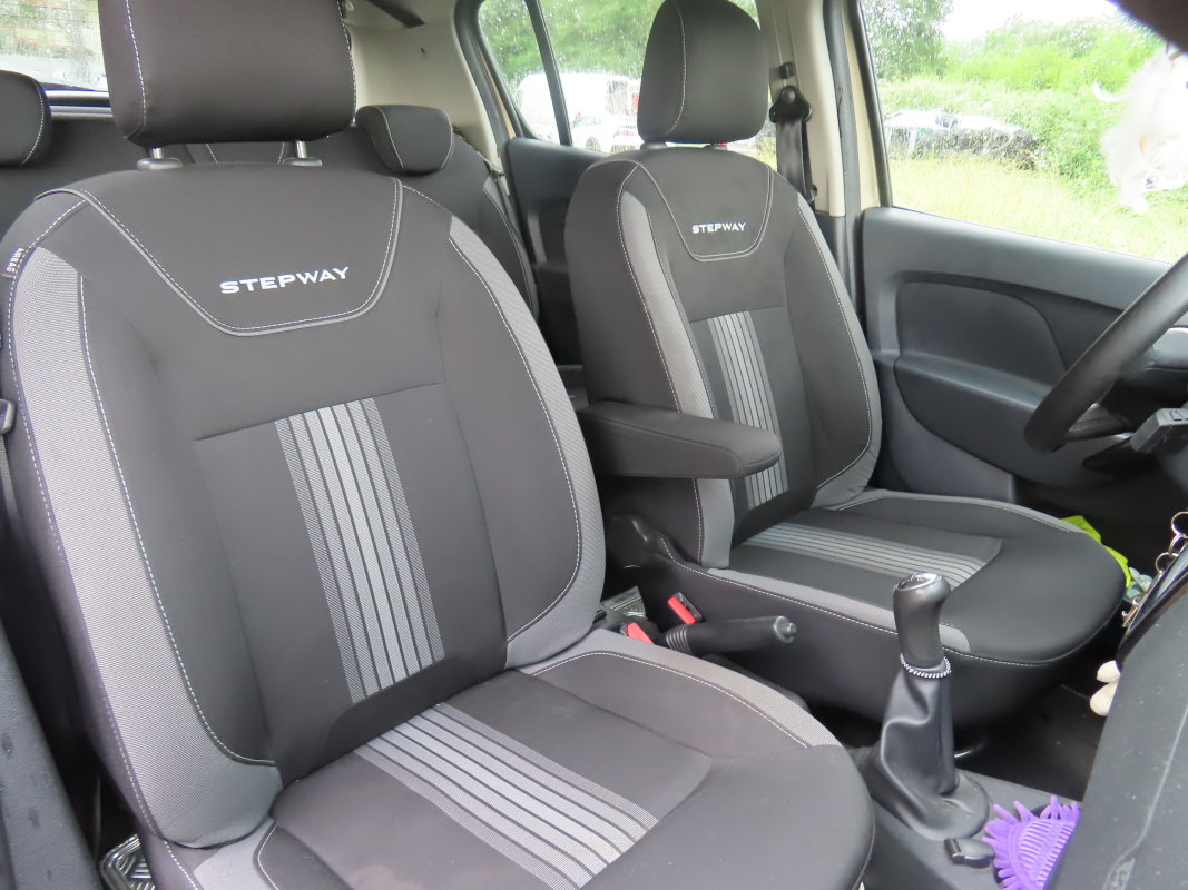 Dacia Sandero — 13