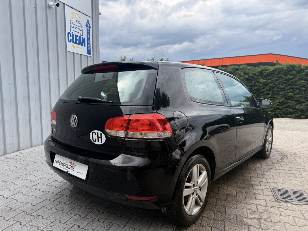 Volkswagen Golf — 3