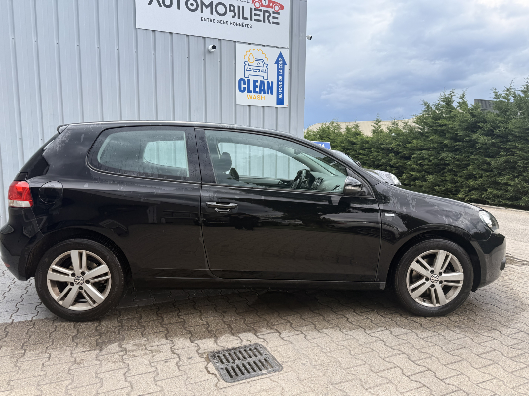 Volkswagen Golf — 2
