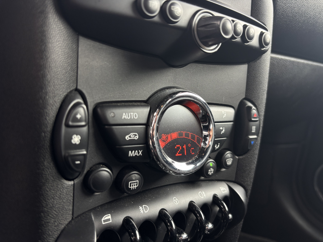 Mini Clubman — 19