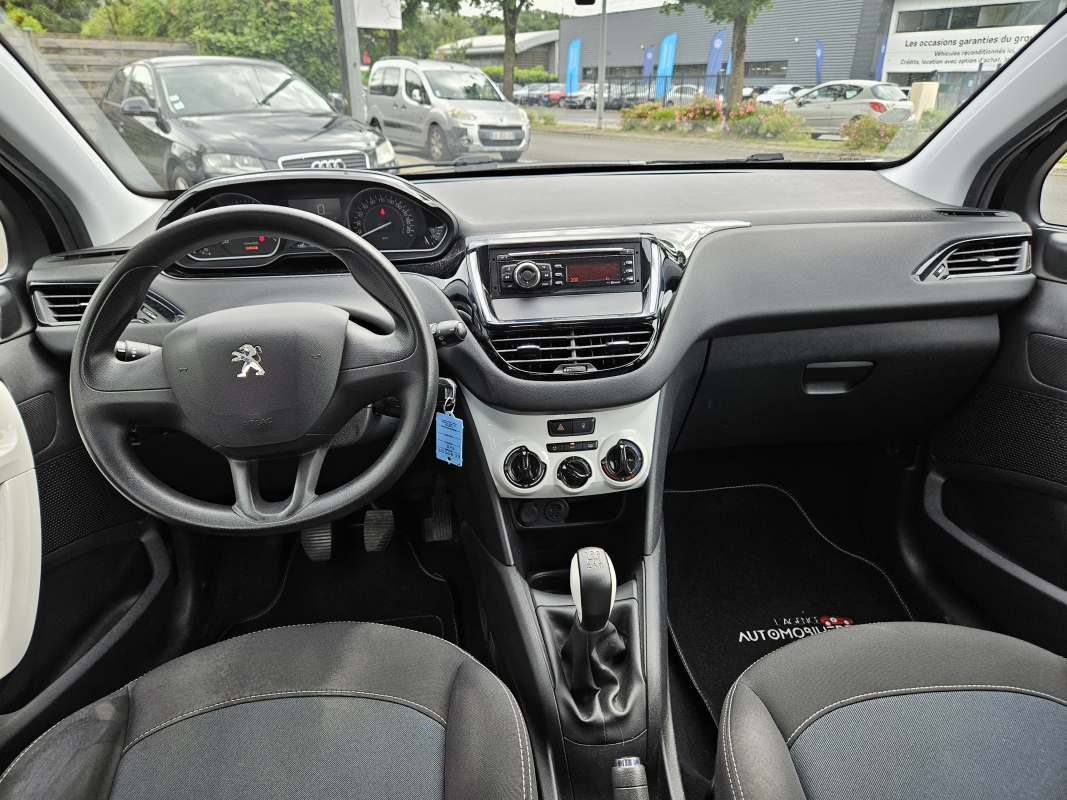 Peugeot 208 — 11