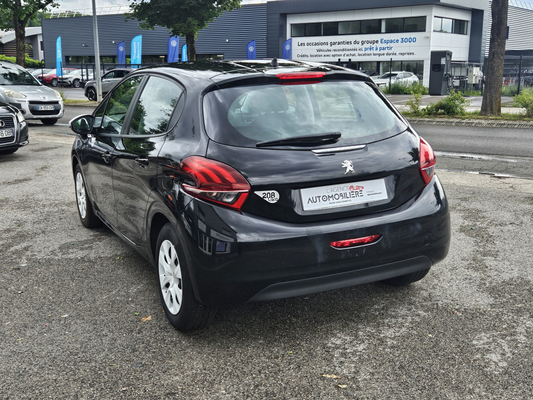 Peugeot 208 — 6