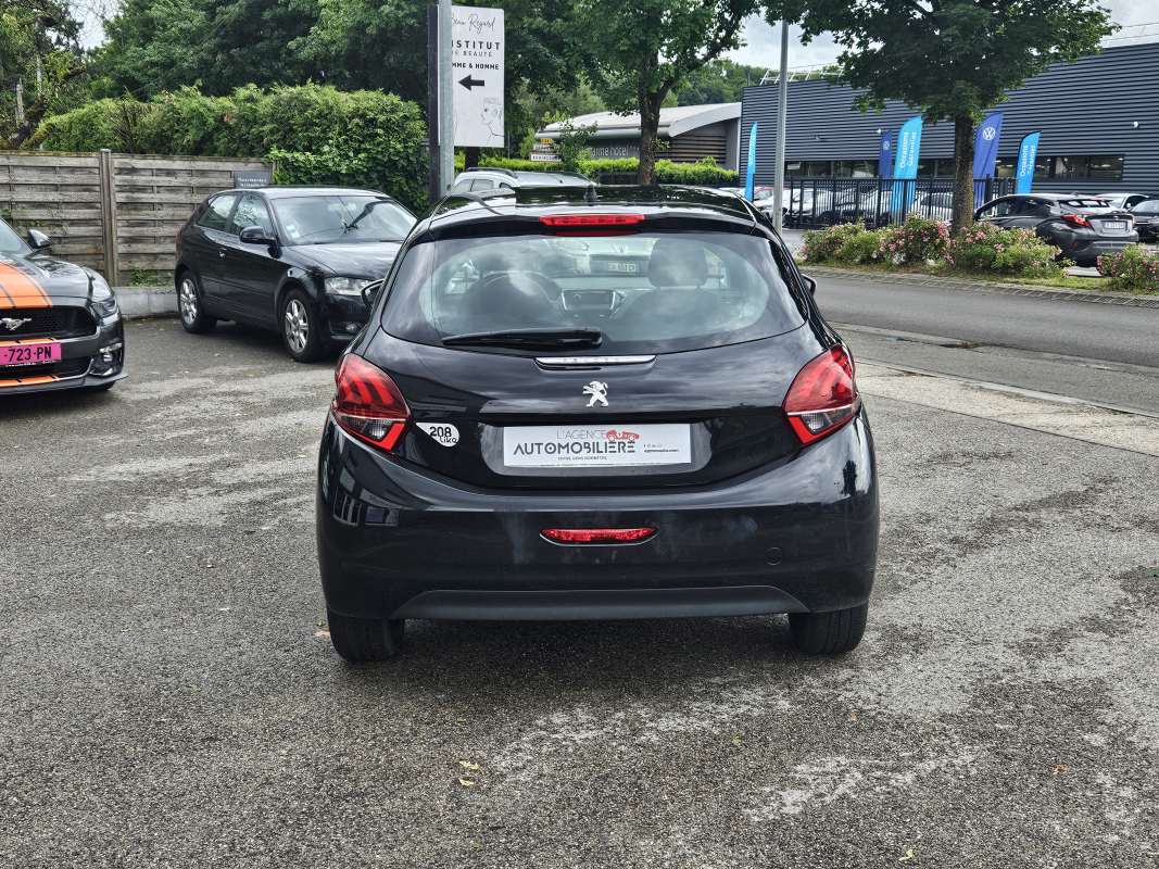 Peugeot 208 — 7