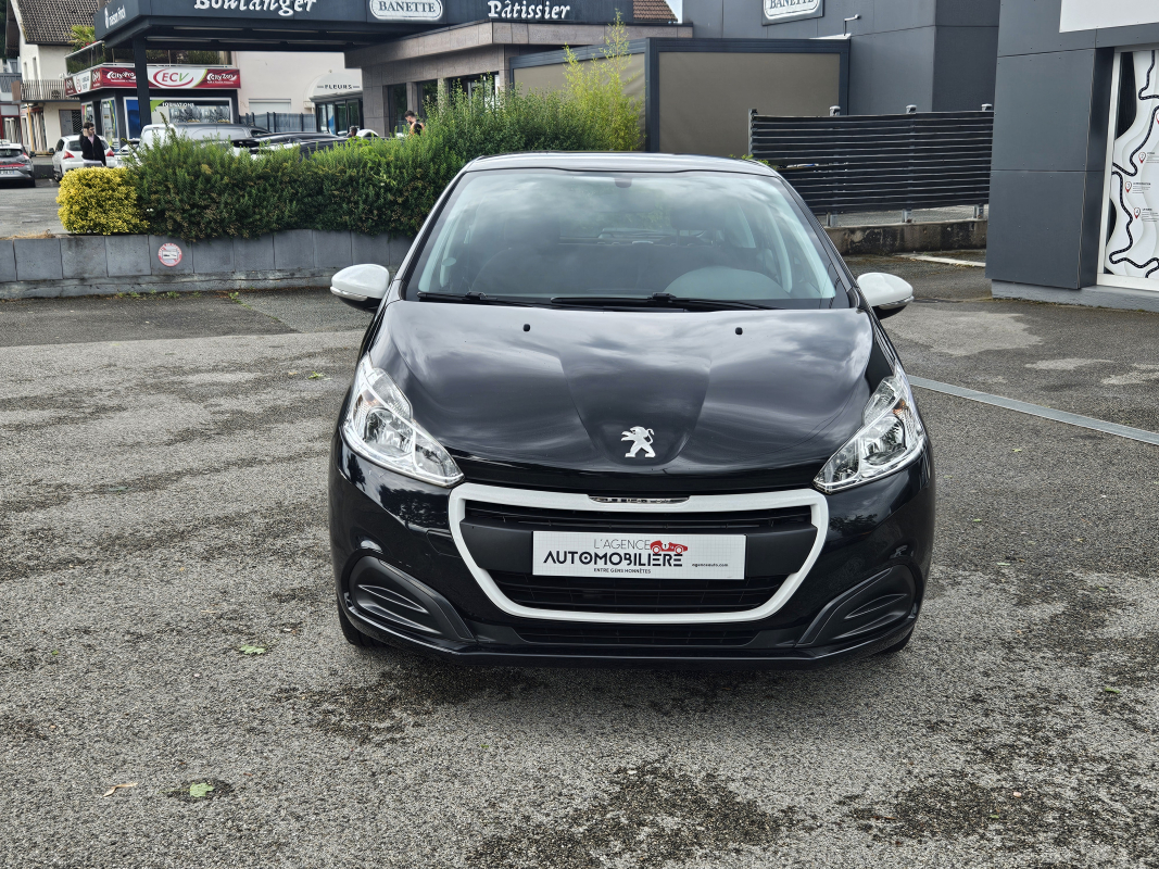 Peugeot 208 — 3