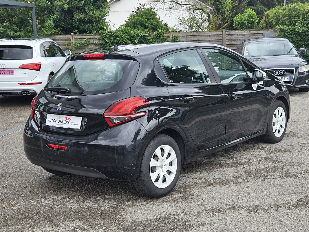 Peugeot 208 — 8