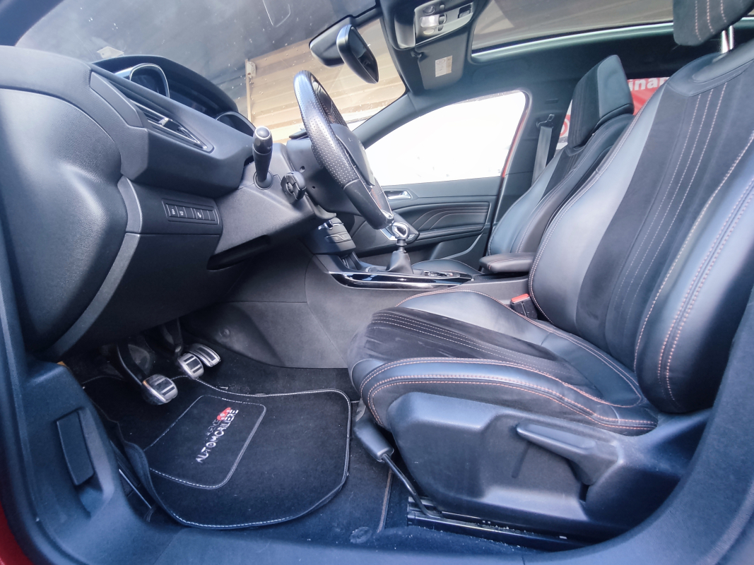 Peugeot 308 — 23