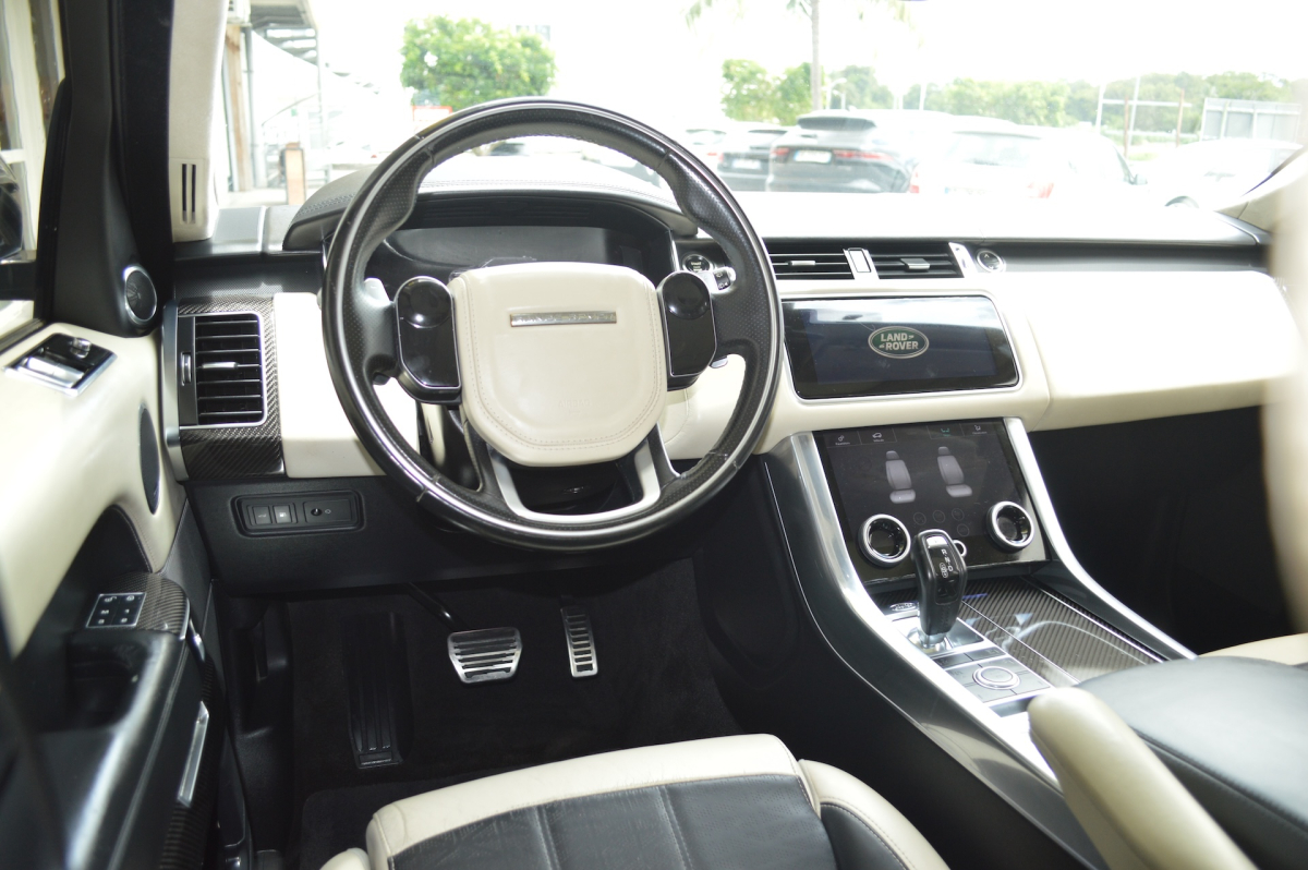 Land Rover Range Rover Sport — 13