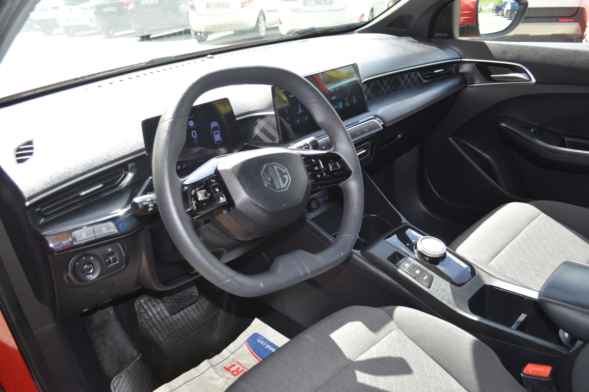 MG/MG Motor MG3 — 14