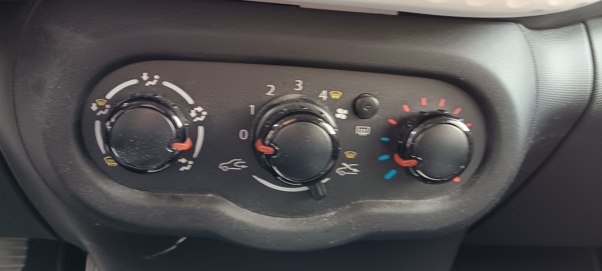 Renault Twingo — 12