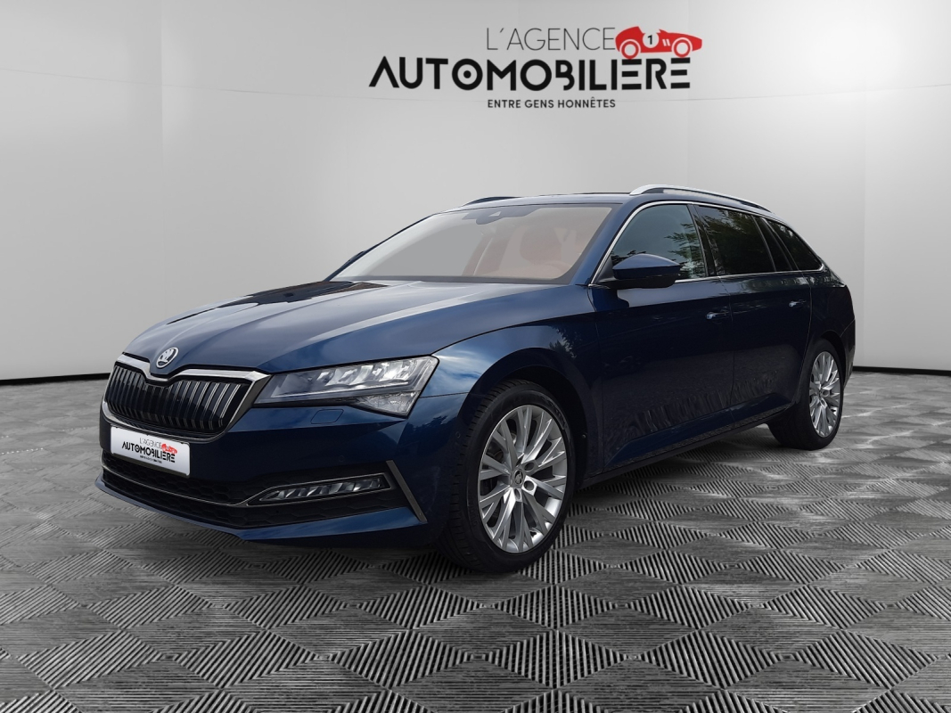 Achat voiture occasion, Auto occasion pas cher | Agence Auto Skoda Superb Combi Break PHEV 1.4 TSI Ambition DSG / Garantie 12 Mois Bleu Année 2021 Automatique Hybride rechargeable