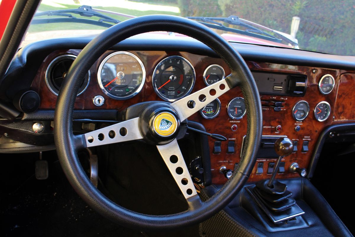 Lotus Elan — 14