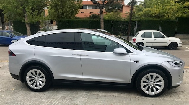 Tesla Model X — 15