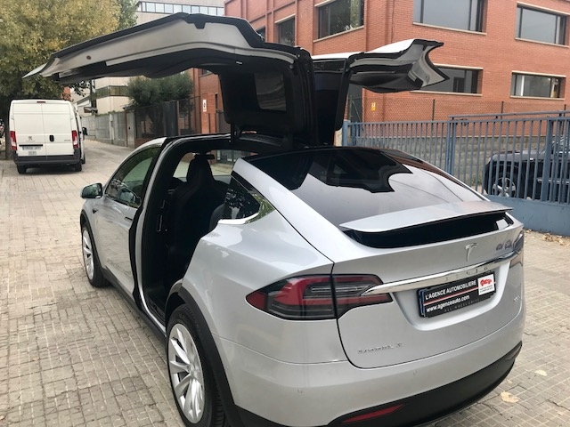 Tesla Model X — 16