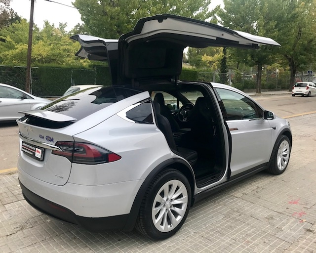 Tesla Model X — 8