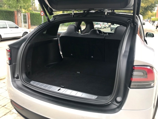 Tesla Model X — 25
