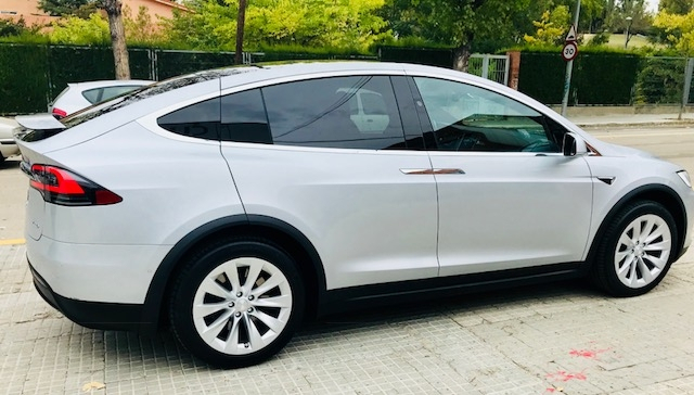 Tesla Model X — 32