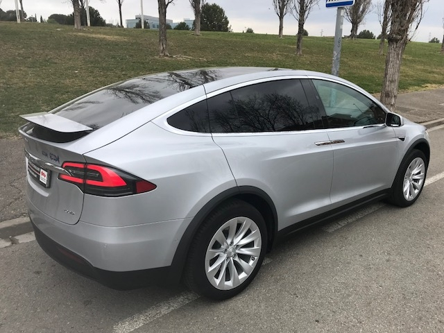 Tesla Model X — 40