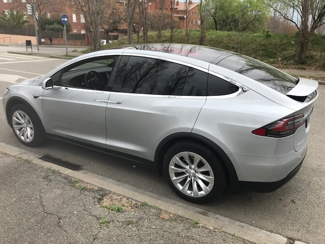 Tesla Model X — 5