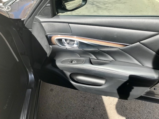Infiniti Q70 — 20