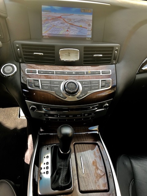 Infiniti Q70 — 27