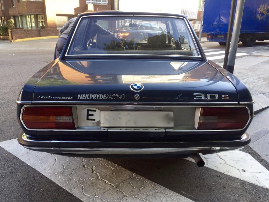 Bmw E3  3.0 — 6