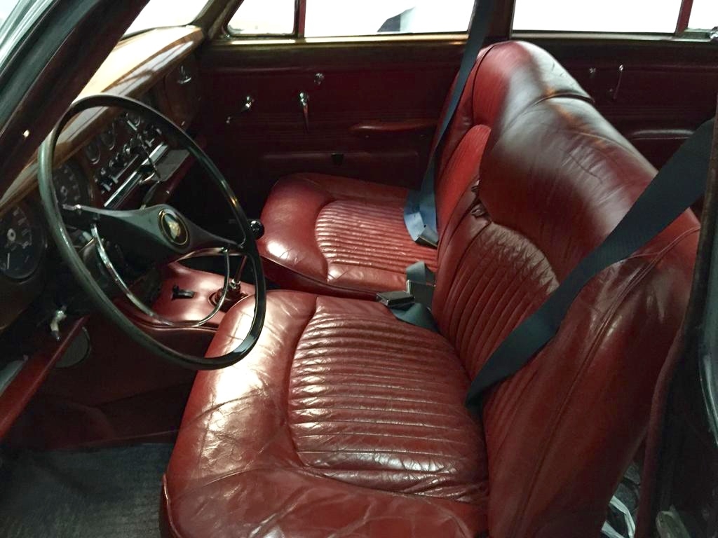 Jaguar Daimler — 8