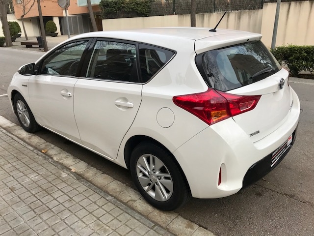 Toyota Auris — 8