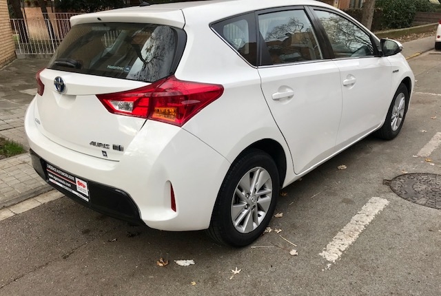 Toyota Auris — 5