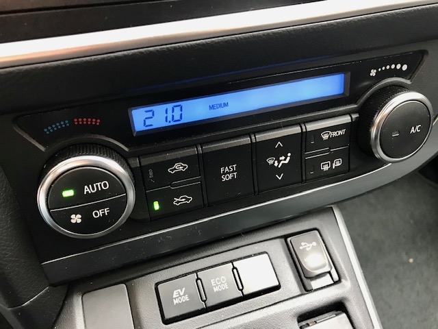 Toyota Auris — 18