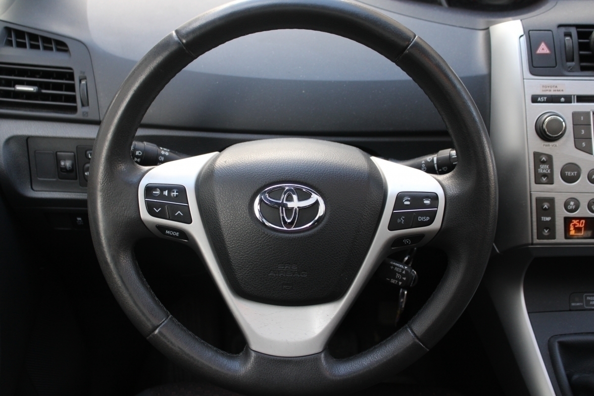 Toyota Verso — 9
