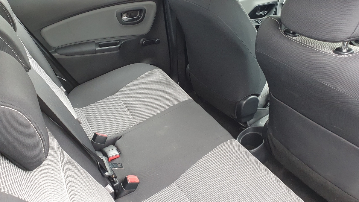 Toyota Yaris — 12