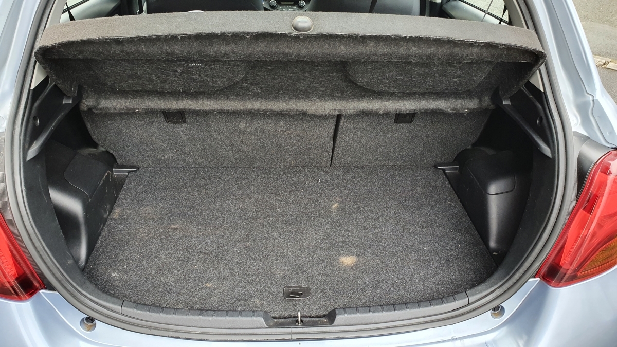 Toyota Yaris — 19