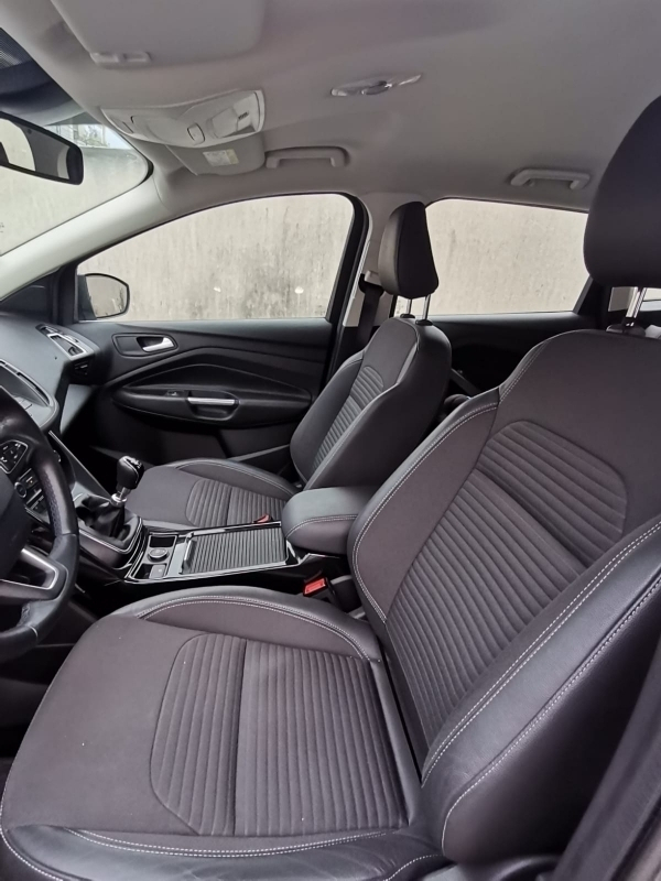 Ford Kuga — 12