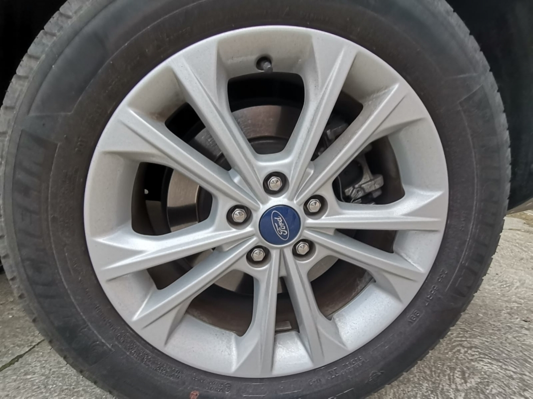 Ford Kuga — 15