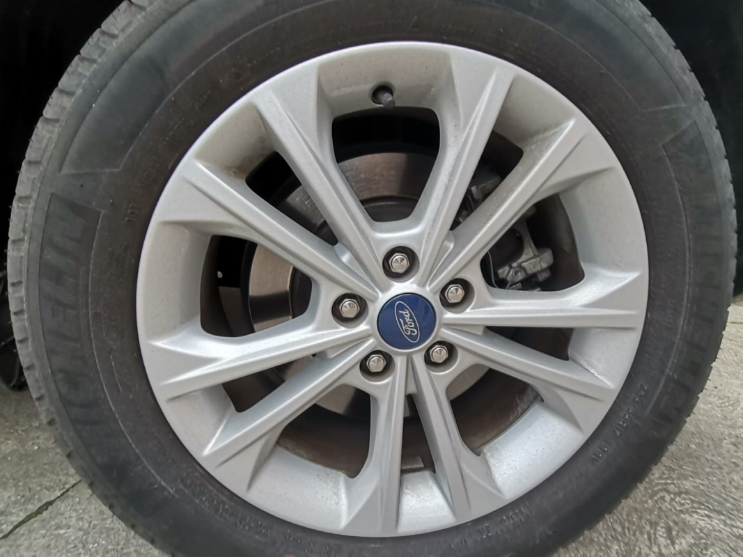 Ford Kuga — 16