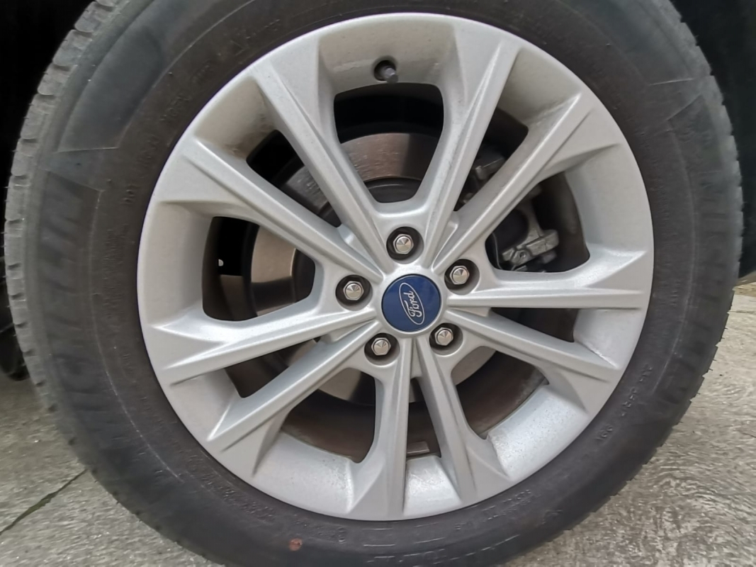 Ford Kuga — 17
