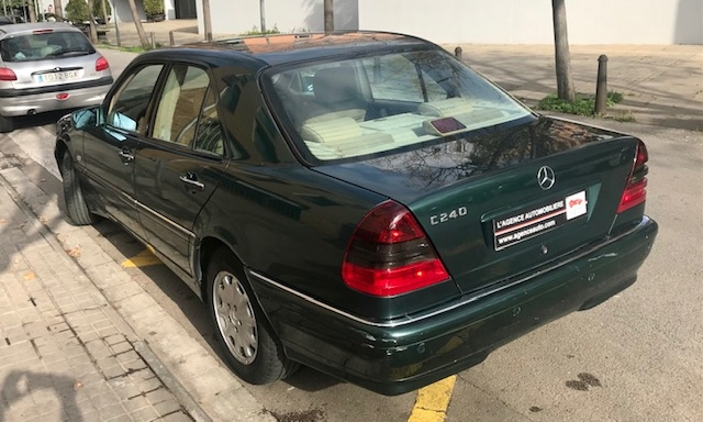 Mercedes Classe C — 15