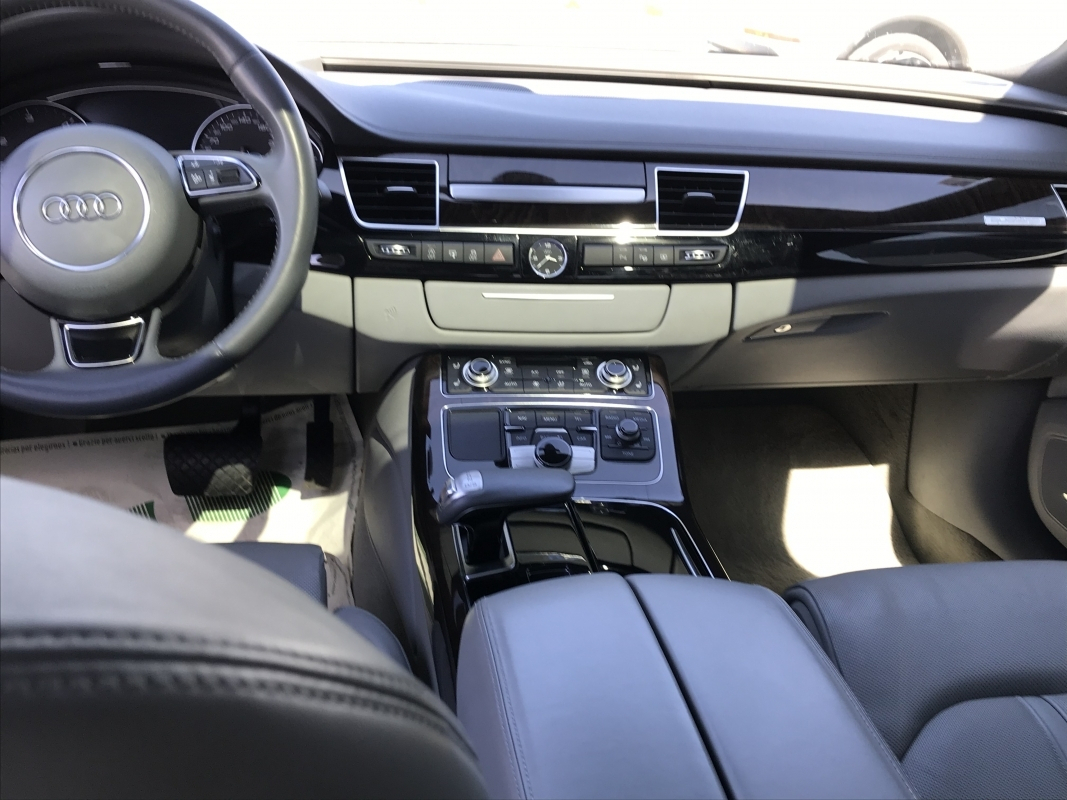 Audi A8 — 8