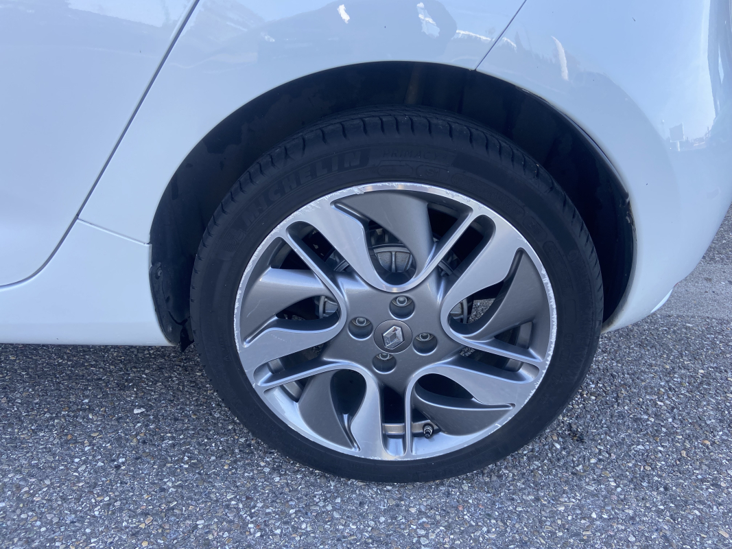Renault Zoe — 30