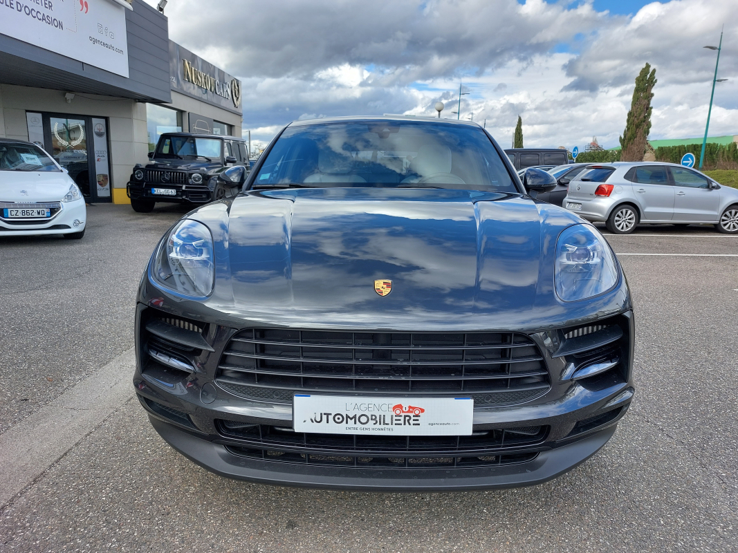Porsche Macan — 16