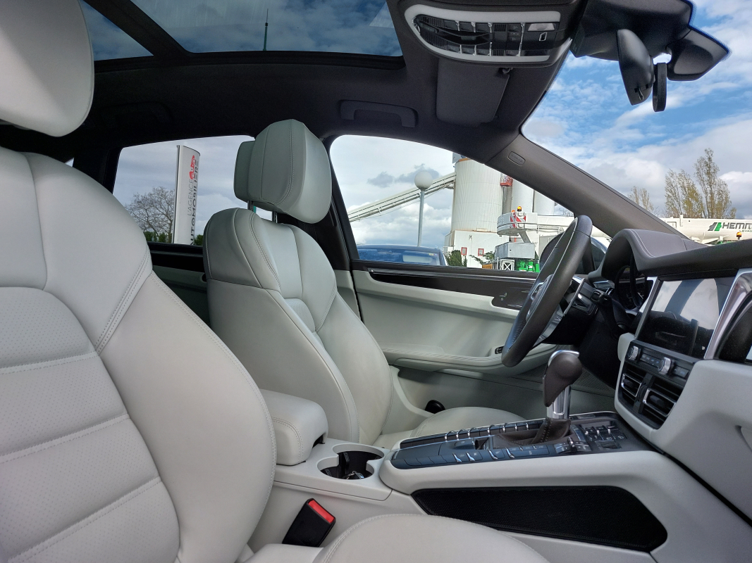 Porsche Macan — 20